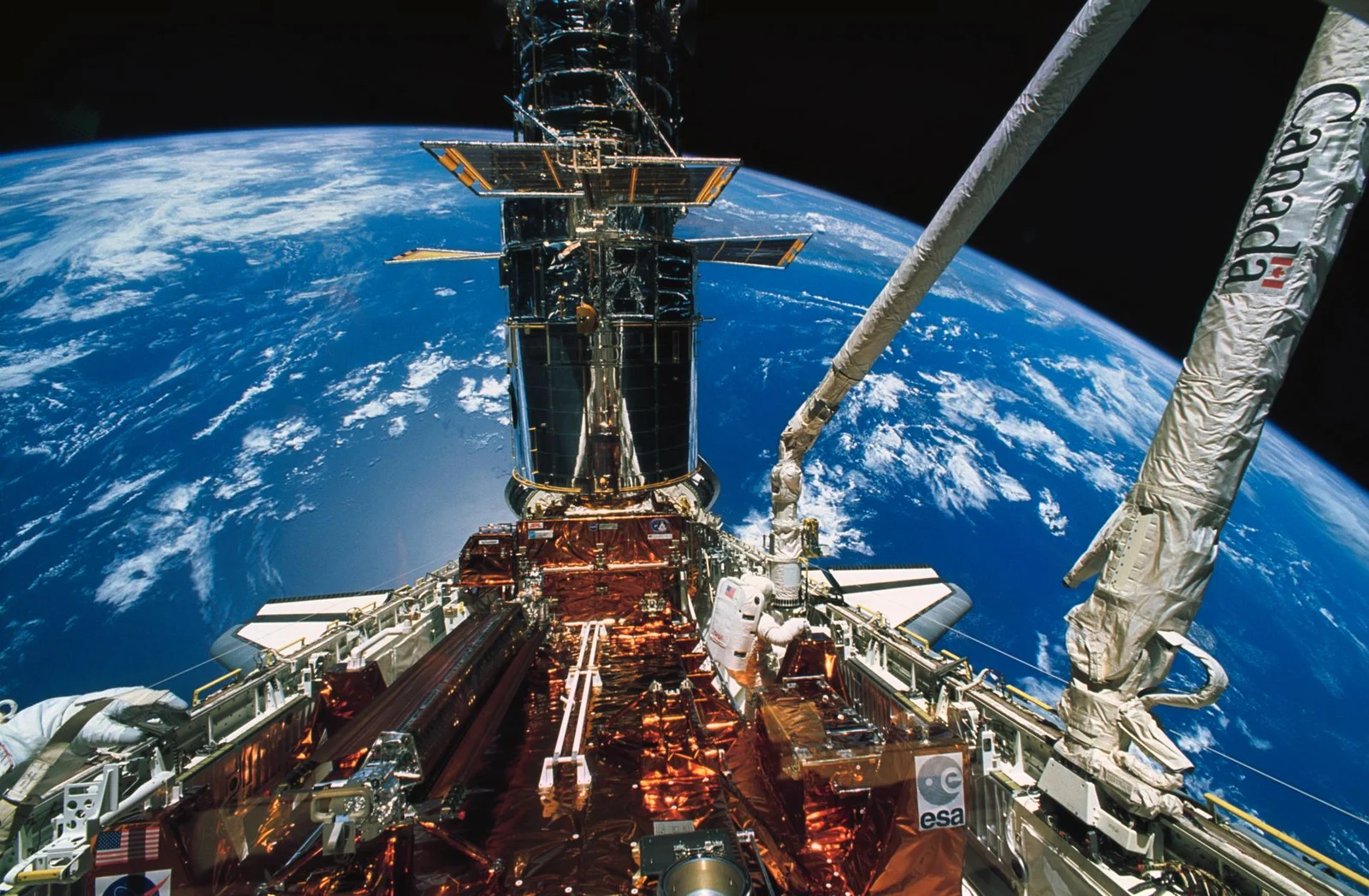Hubble servicing — NASA archive photograph · STS-61